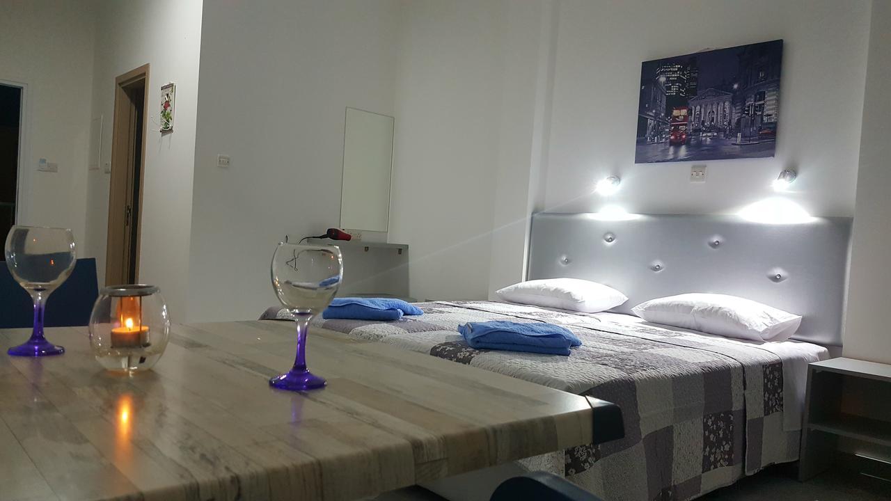 Florence Aparthotel 2*
