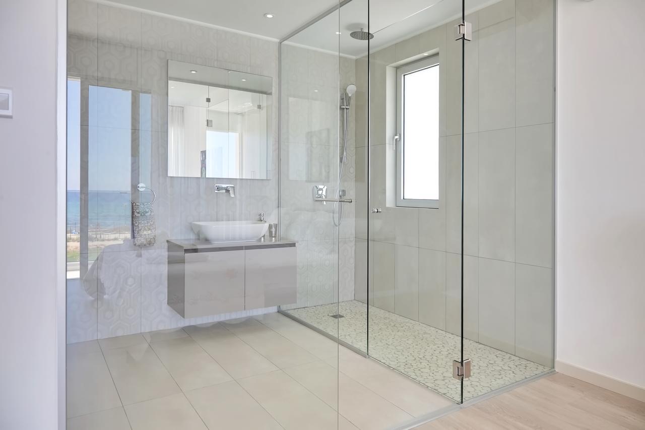 Royal 4 Bedroom Seafront * Ayia Napa