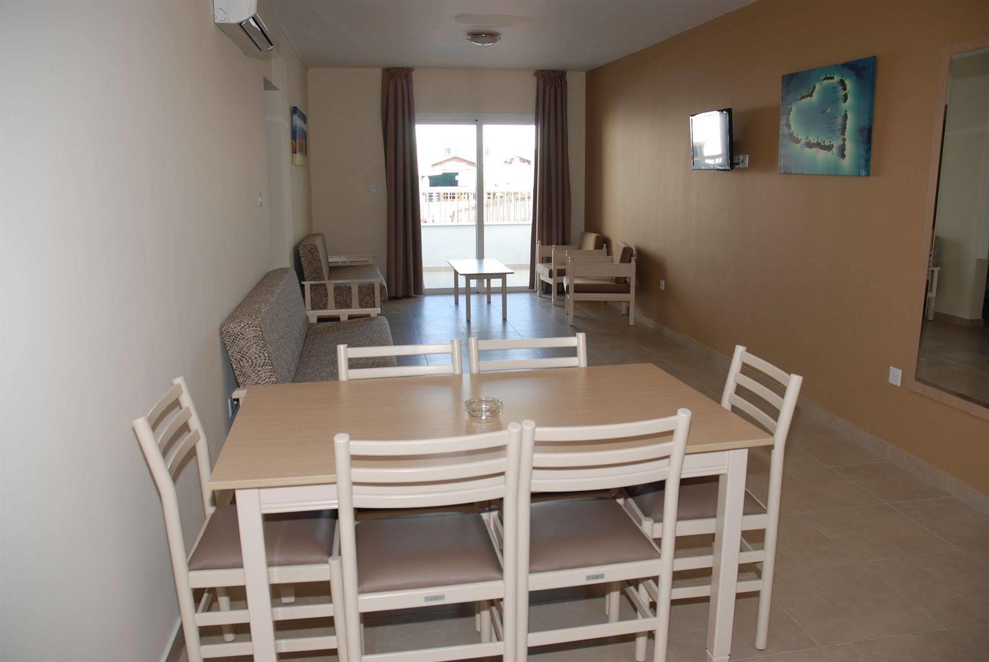 Aparthotel Christabelle 3*