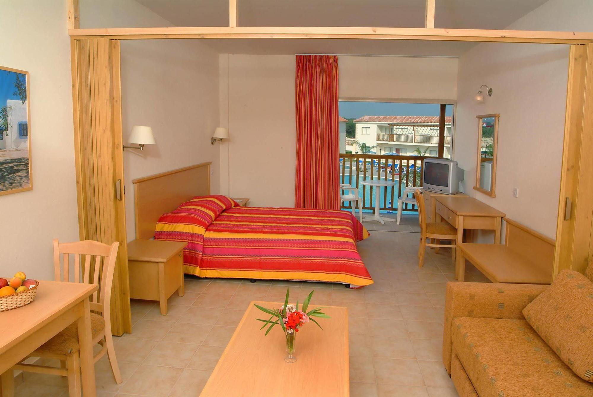 Tsokkos Paradise Village Resort 4*