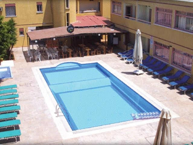 Nick's Aparthotel