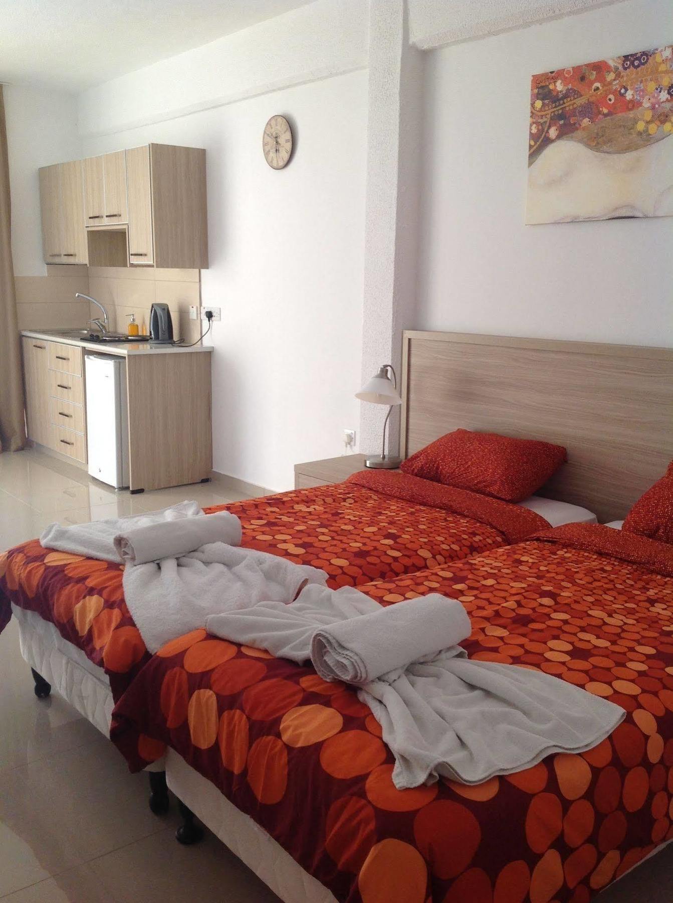 Efi Apts 2*