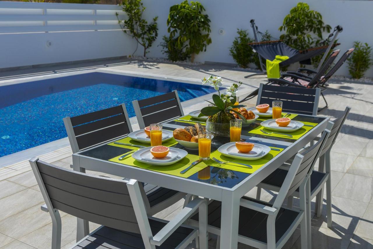 Protaras Araella Villa *
