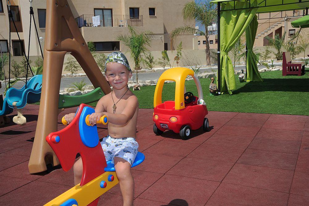 Nelia Gardens Hotel 4*
