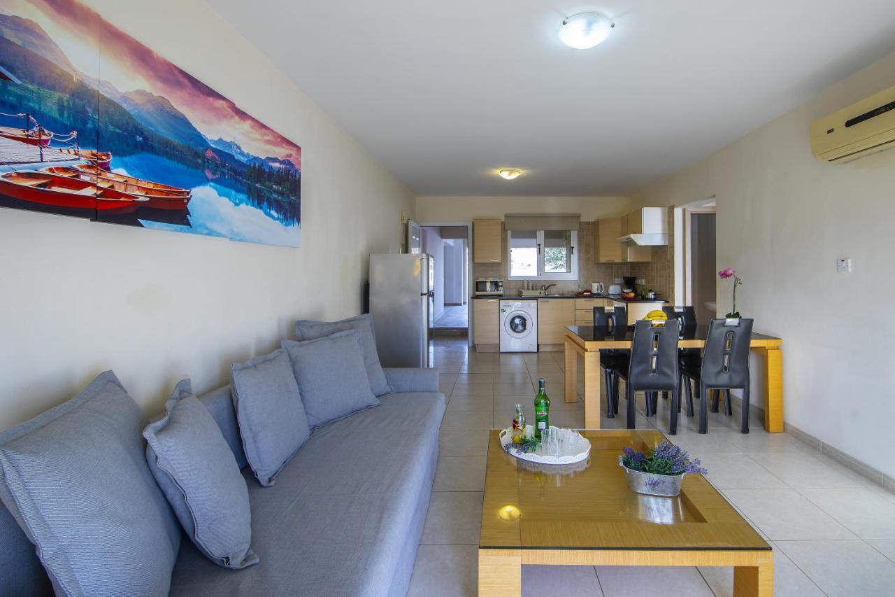 Estelle Apartment *