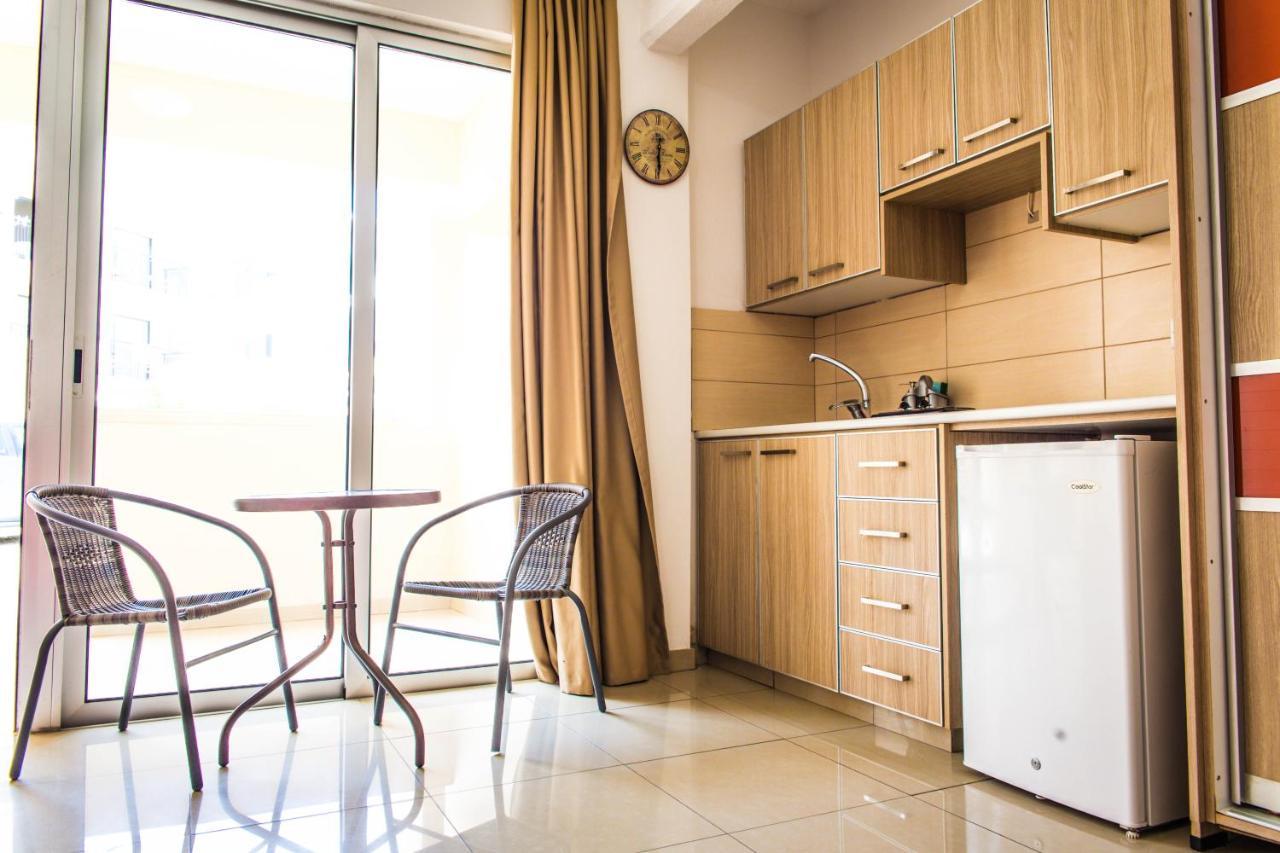 Aparthotel Efi Apts
