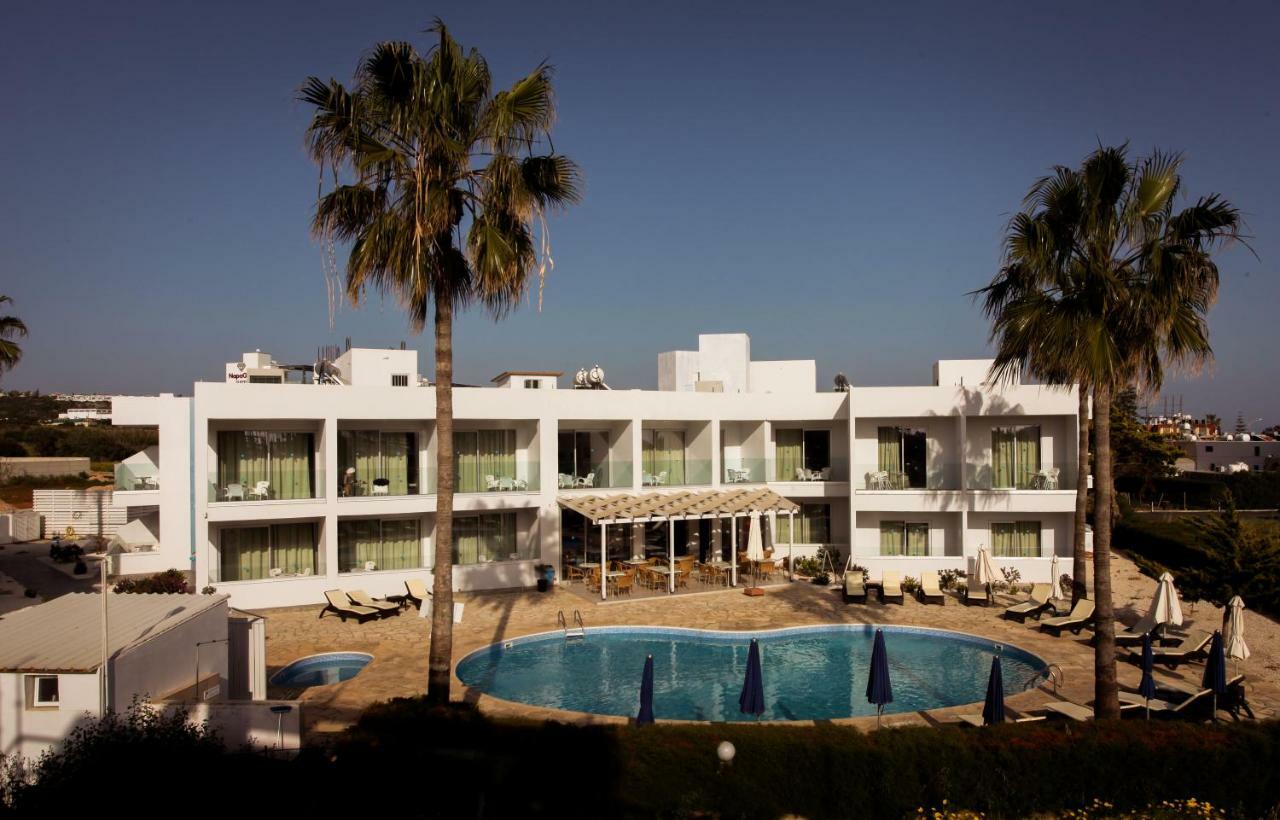 Bellini Aparthotel 3*