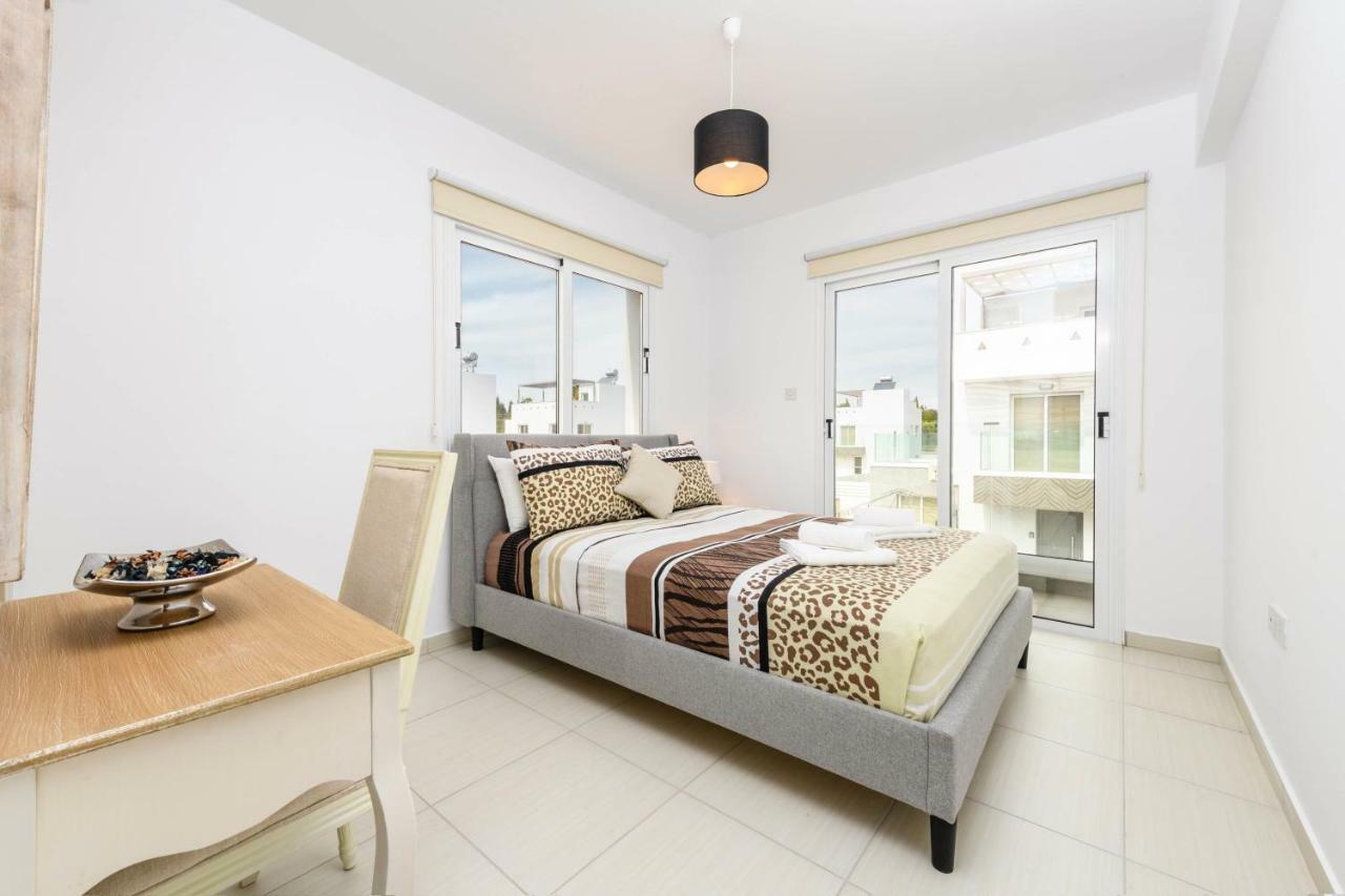 Nissini #4 * Agia Napa