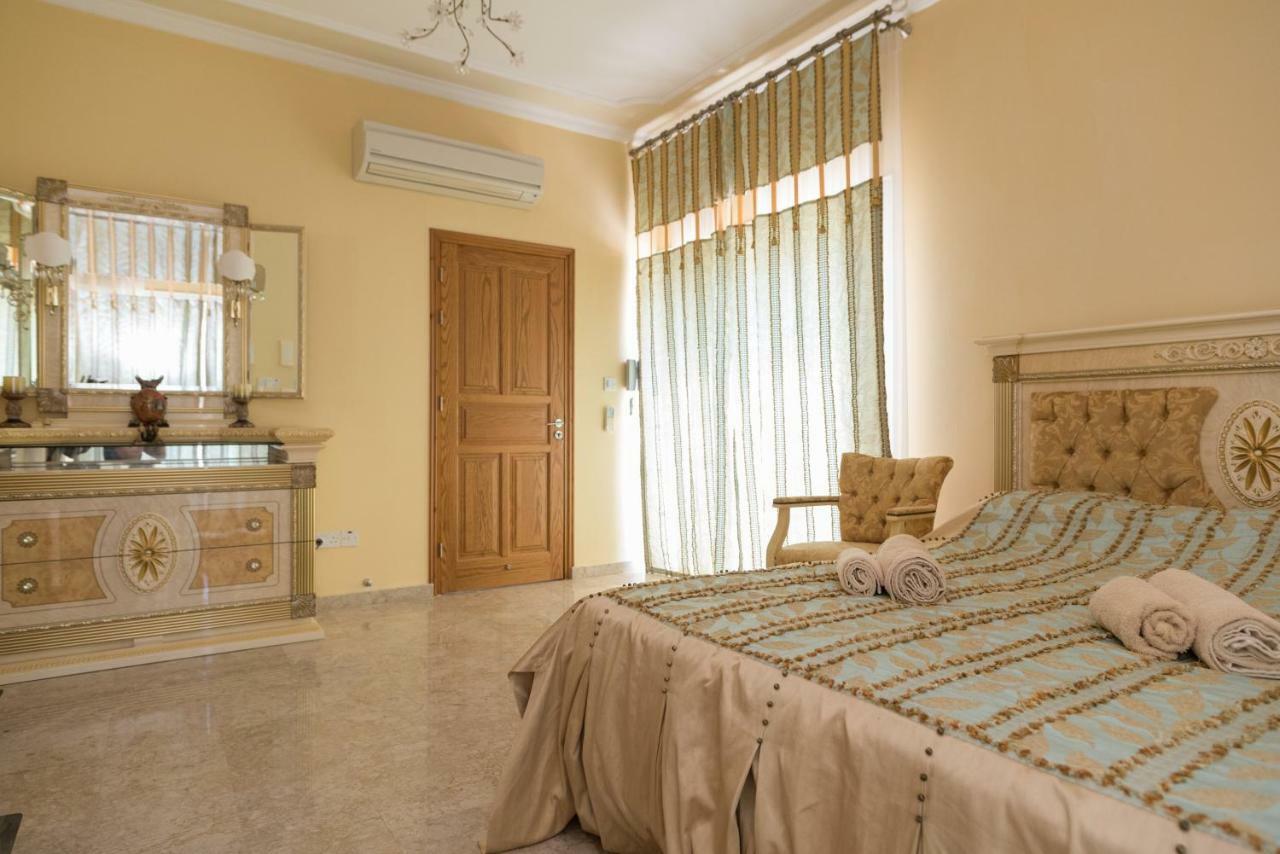 Aphrodite Villa *