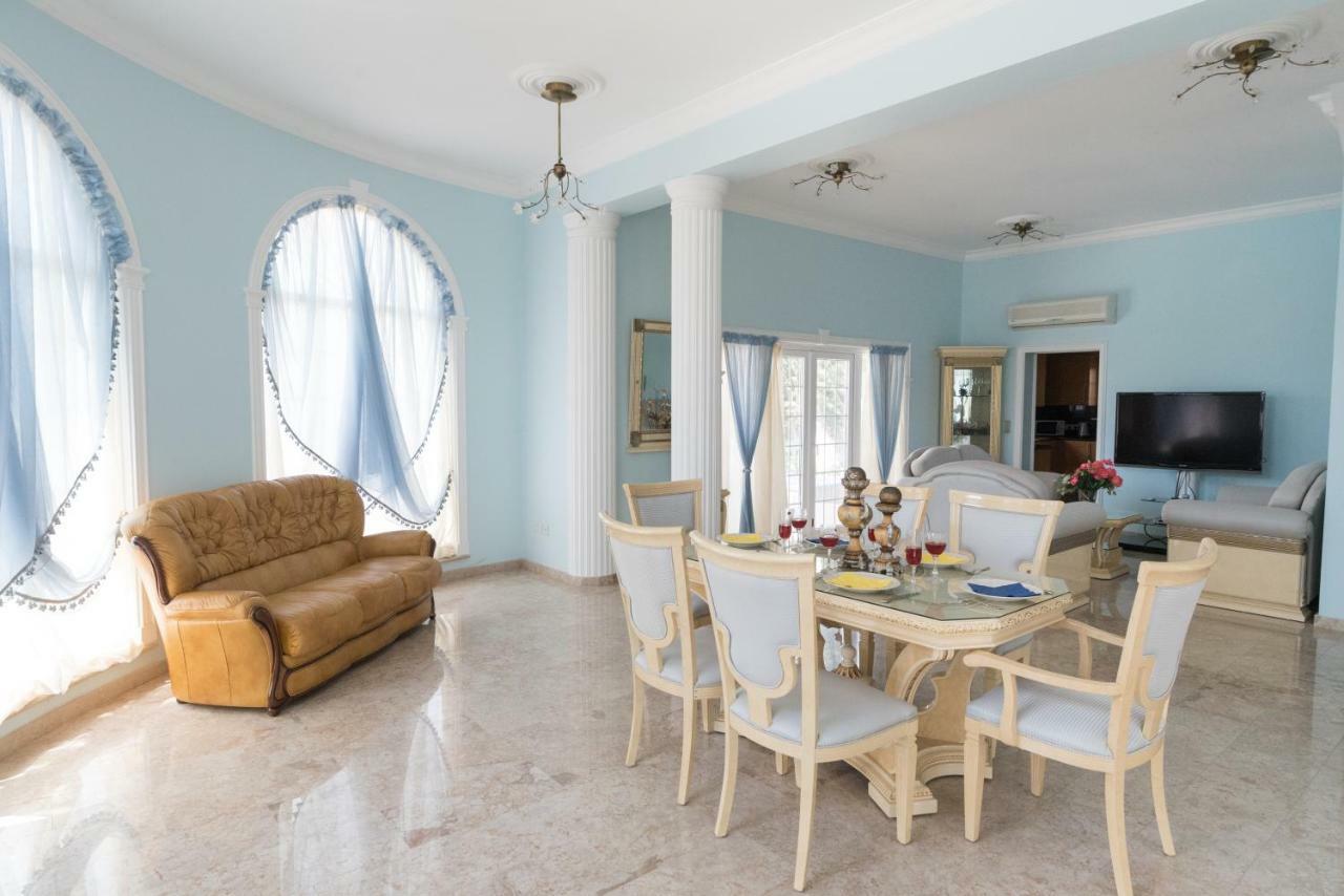 Aphrodite Villa *