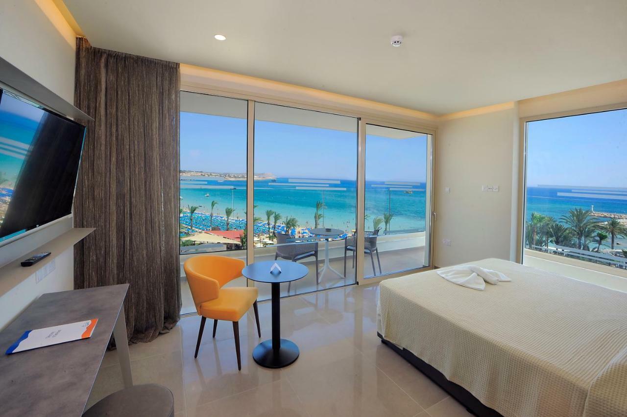Nelia & Hotel 4*