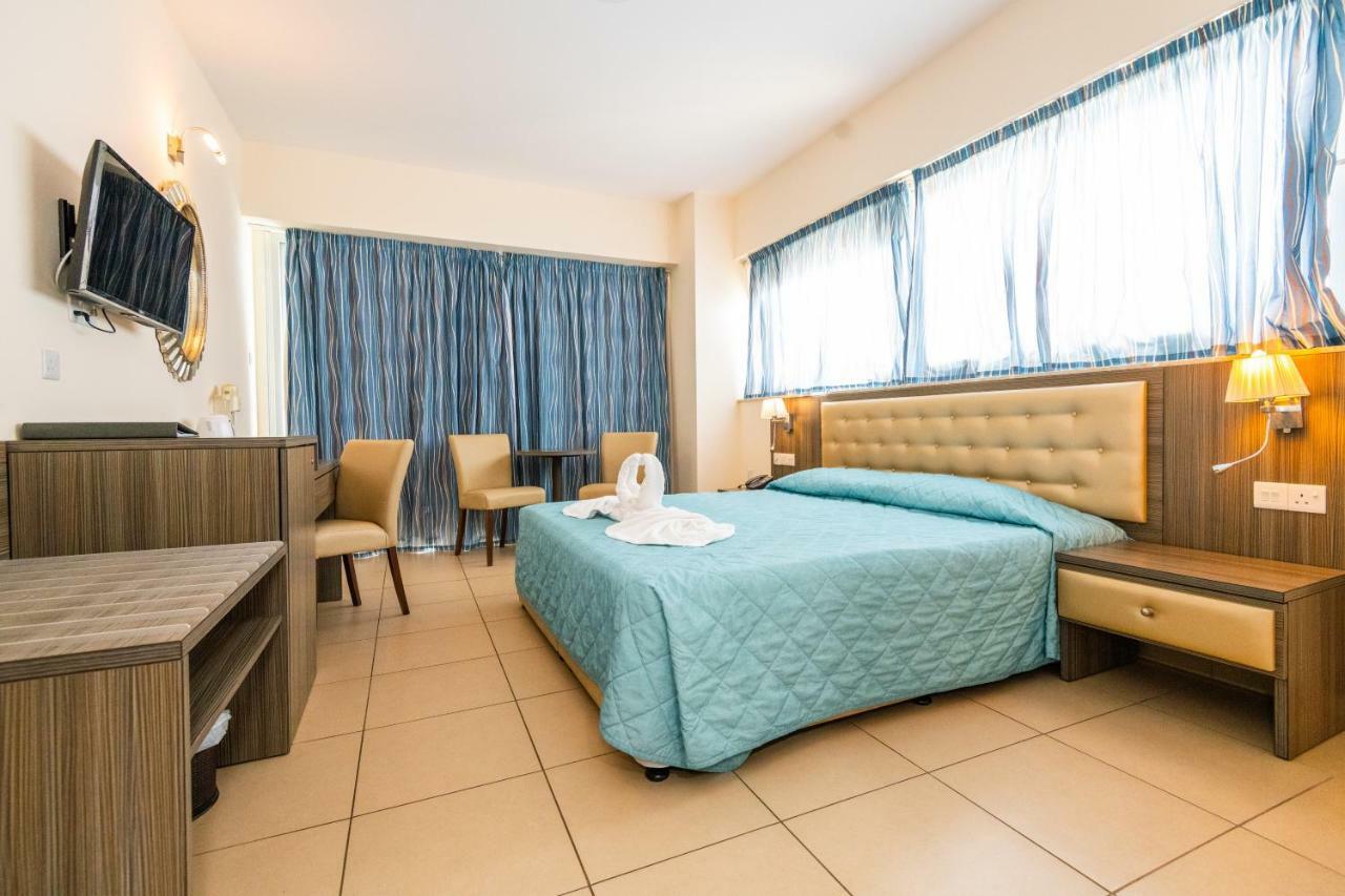 Tofinis Hotel