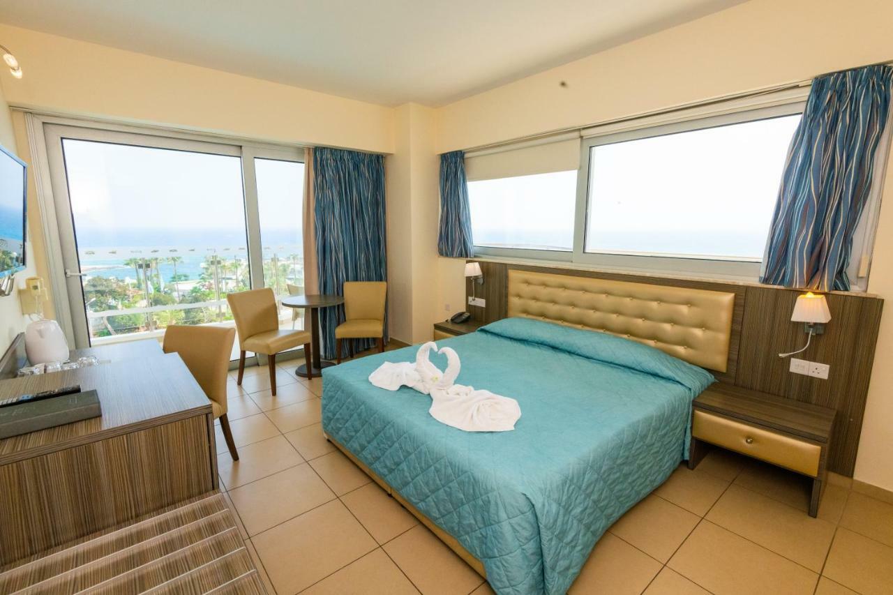 Tofinis 4* Ayia Napa