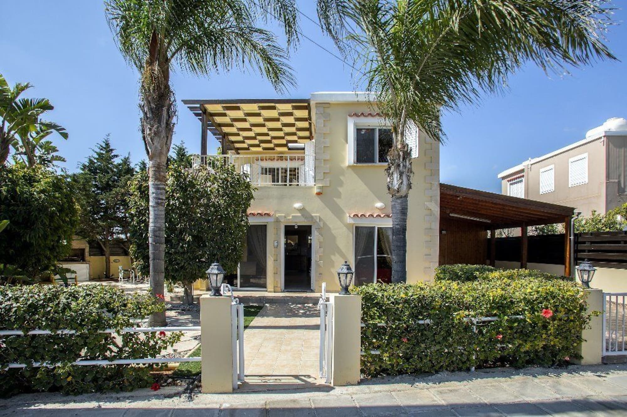 Tropical Villa *