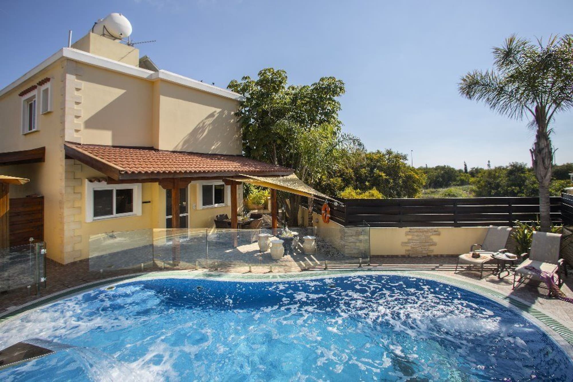 Tropical Villa *