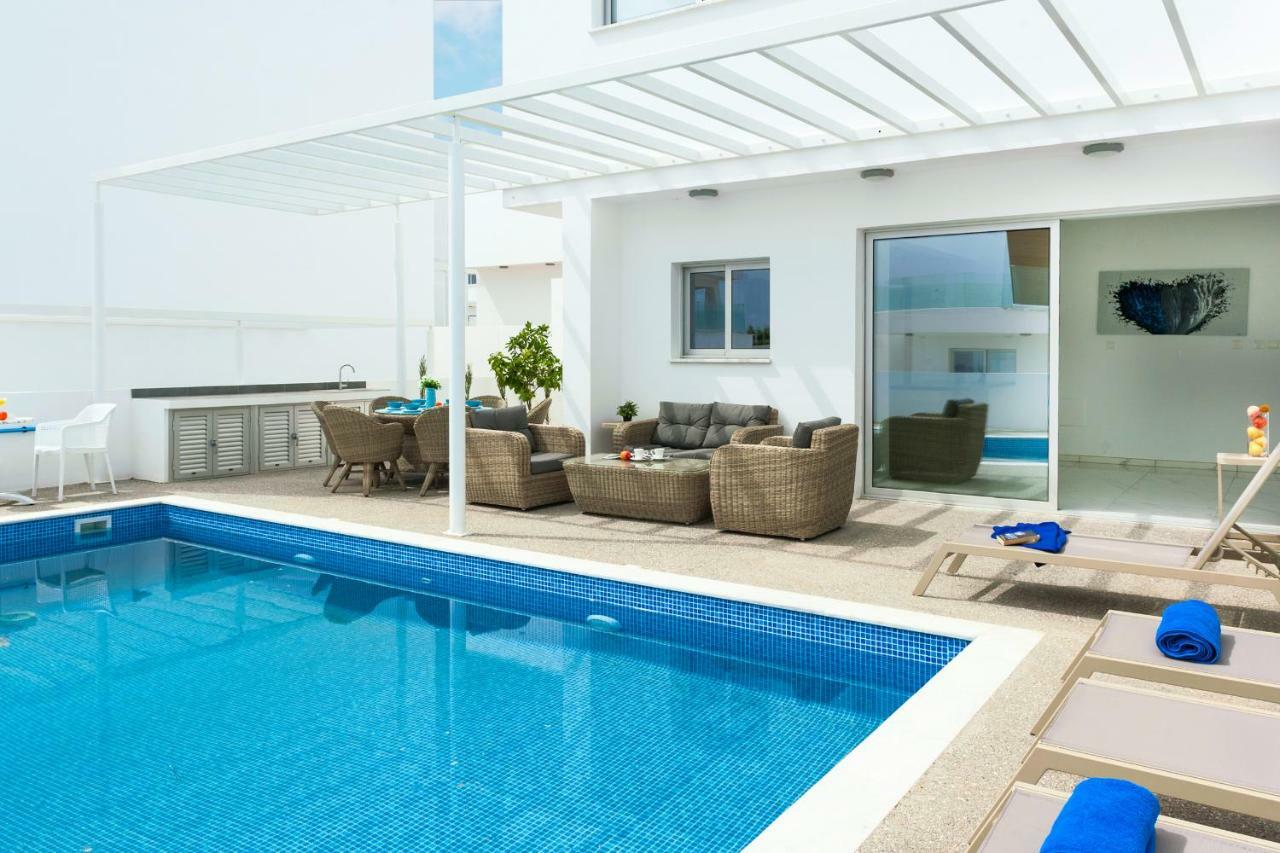 Roberta Villa Agia Napa