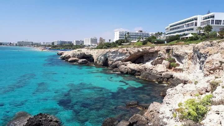 Romana *