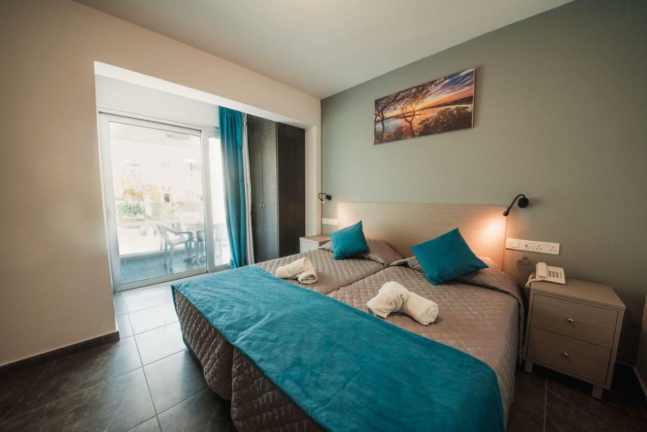 A Maos Aparthotel