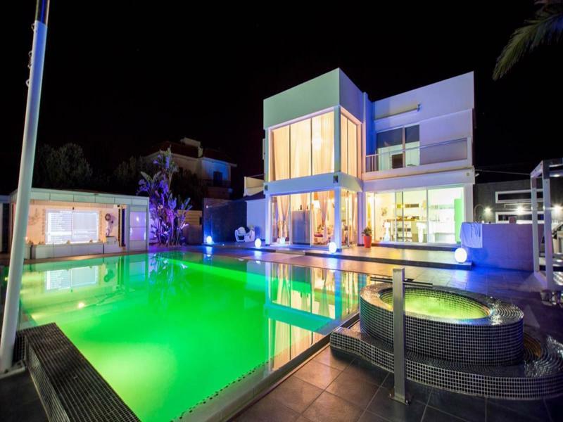 Rent Private 061