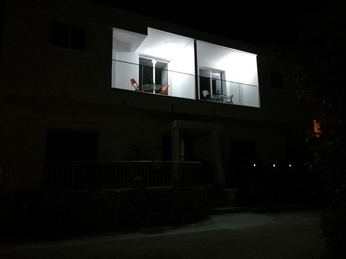 Apartment Chicos
