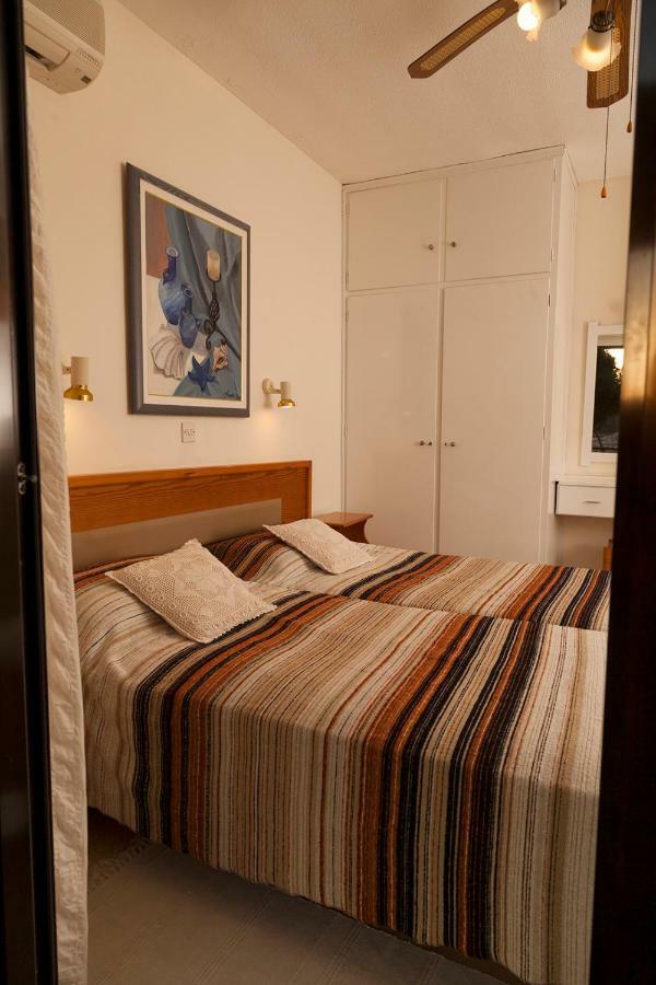 Annita Court Bock B, Apt3 *
