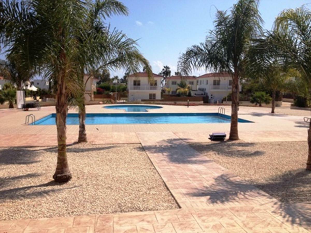 Nissi Sandy Bay C09 Apartment