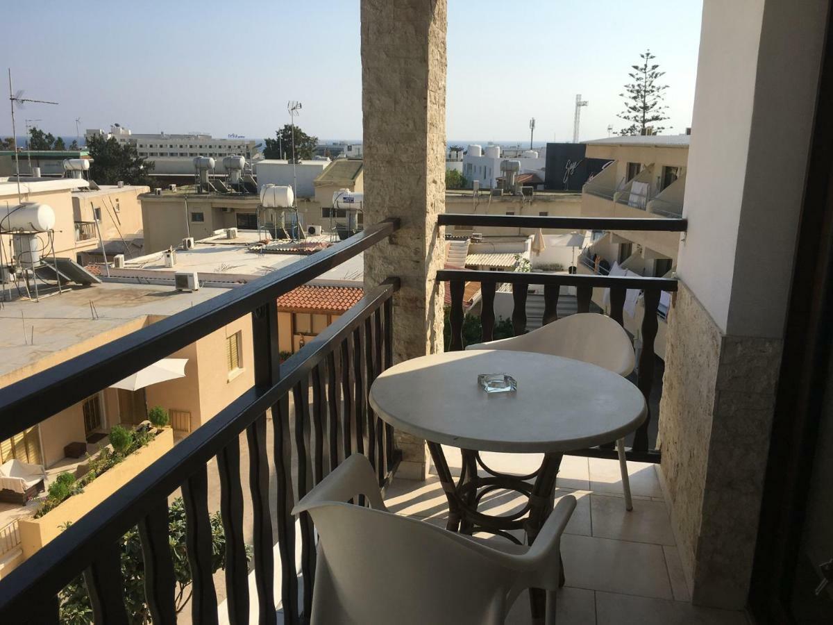 Apartment Elena Court