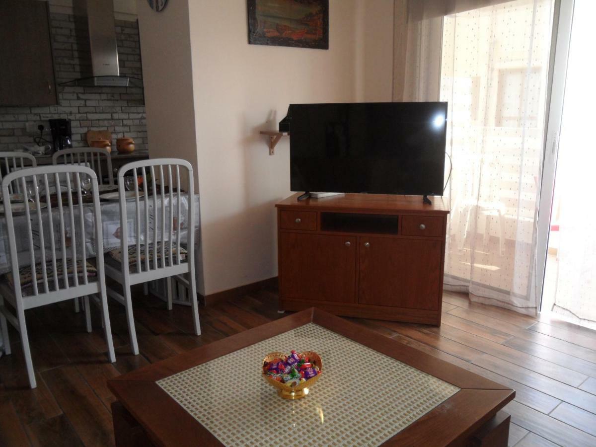 Apartment Sunshine Apts, Two Bedroom , Free Internet, No 3