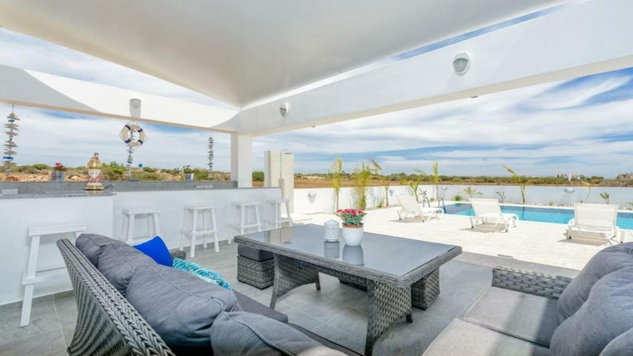 Tzialli Villa *