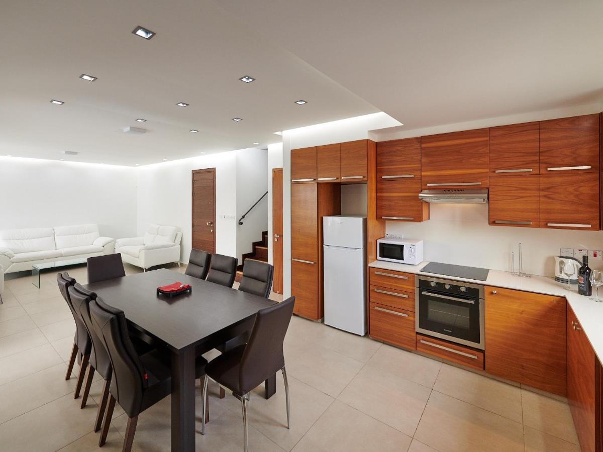 Angie Luxury Villa *