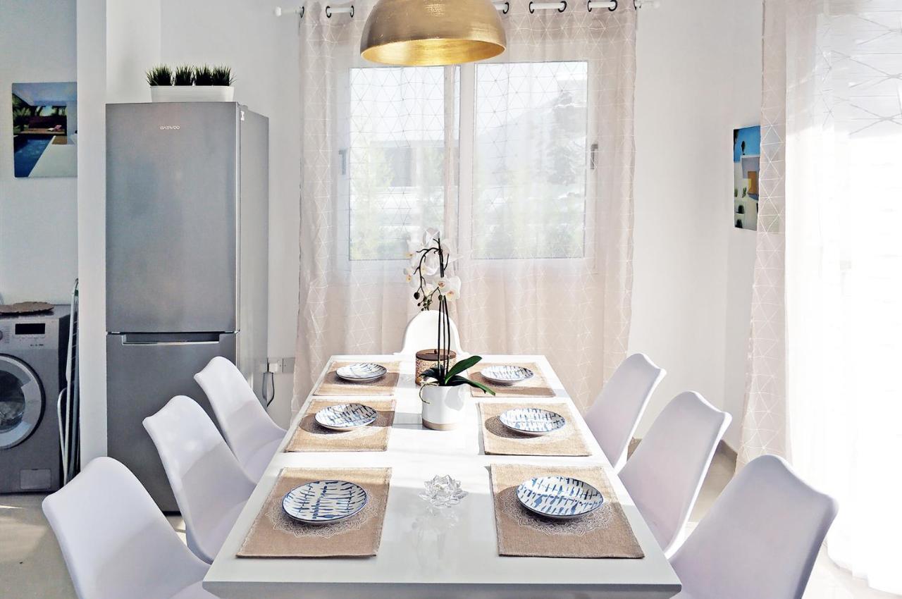 Villa Nissini Blanco, 3 Bedroom With Private Pool, 5 Min To The *