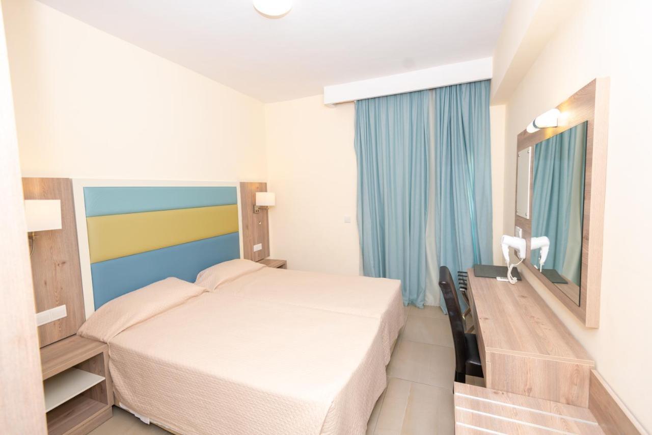 Hotel Tofinis 4*