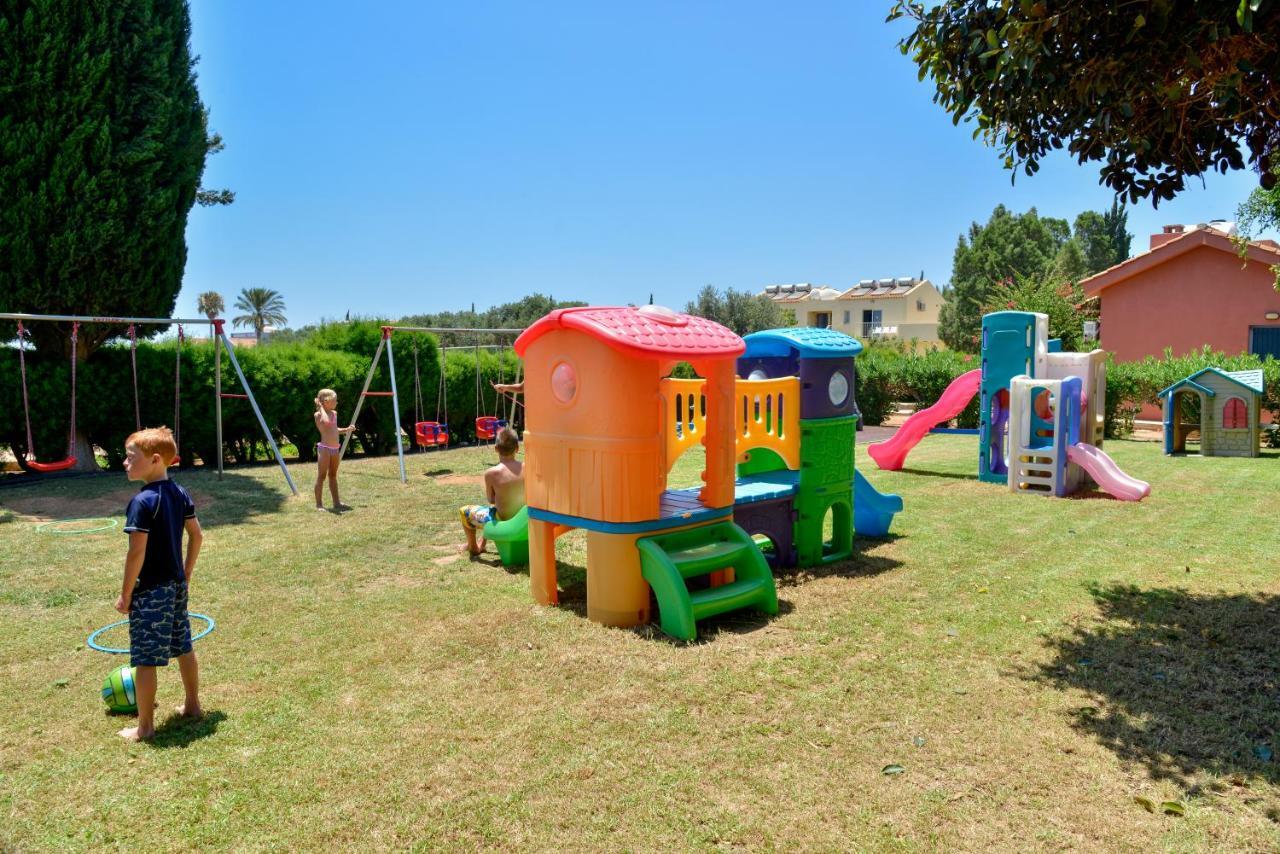Makronisos Village Aparthotel