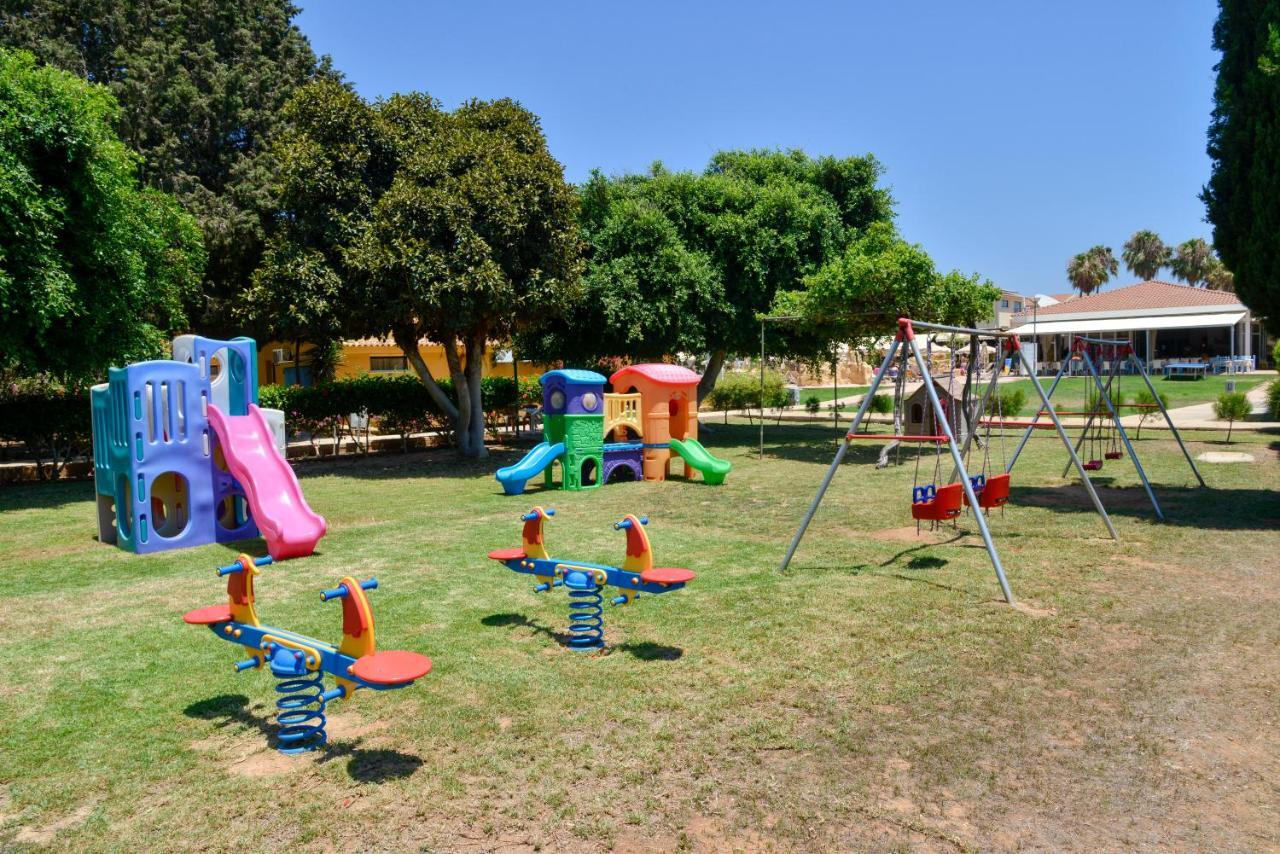 Makronisos Village Aparthotel
