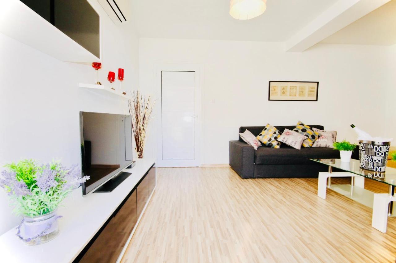 Apartment Big 2 Bedroom, Xxl Pool, In Hearth Of