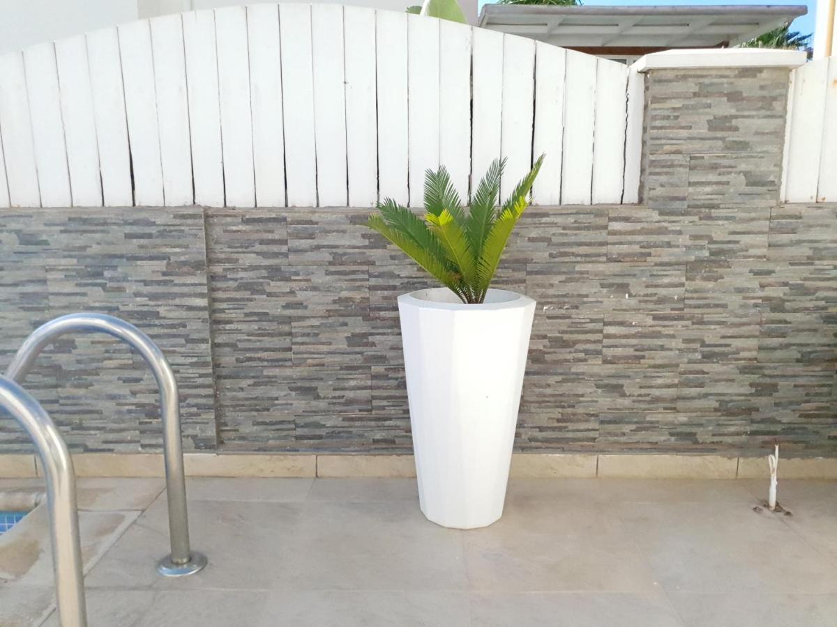 Villa A- Luxury Sea Next To The Beach