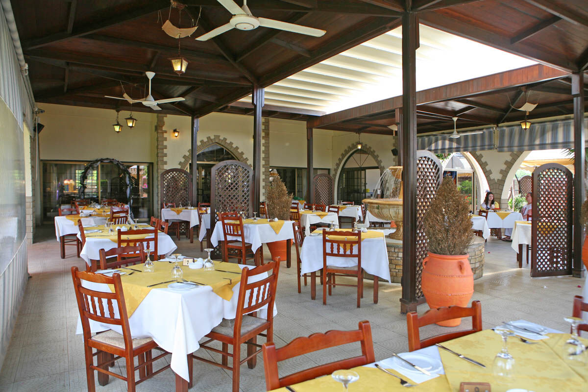 Makronisos Village Aparthotel