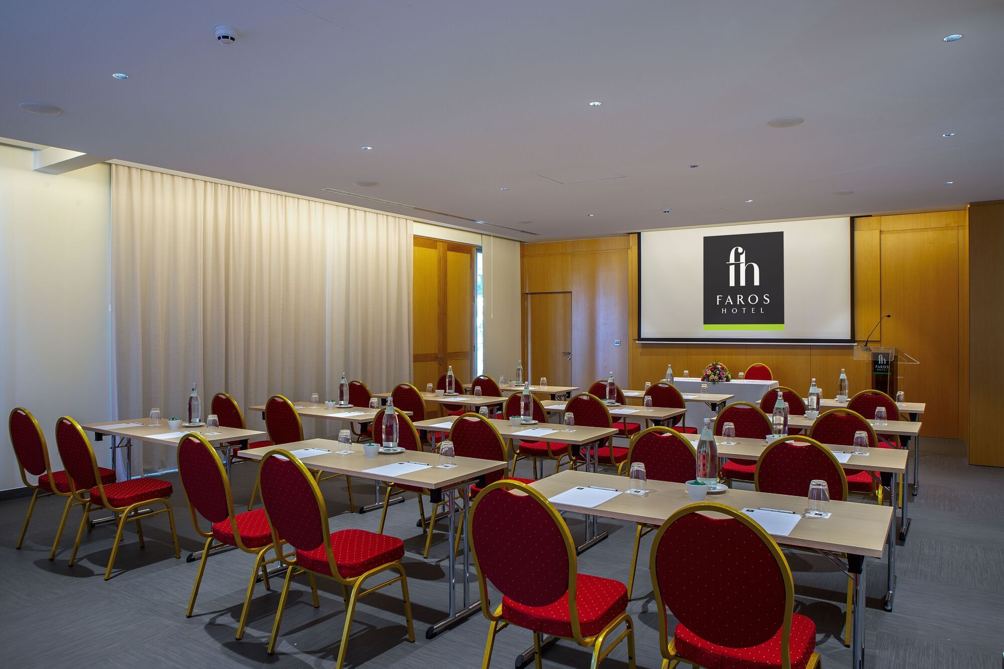 Hotel Faros