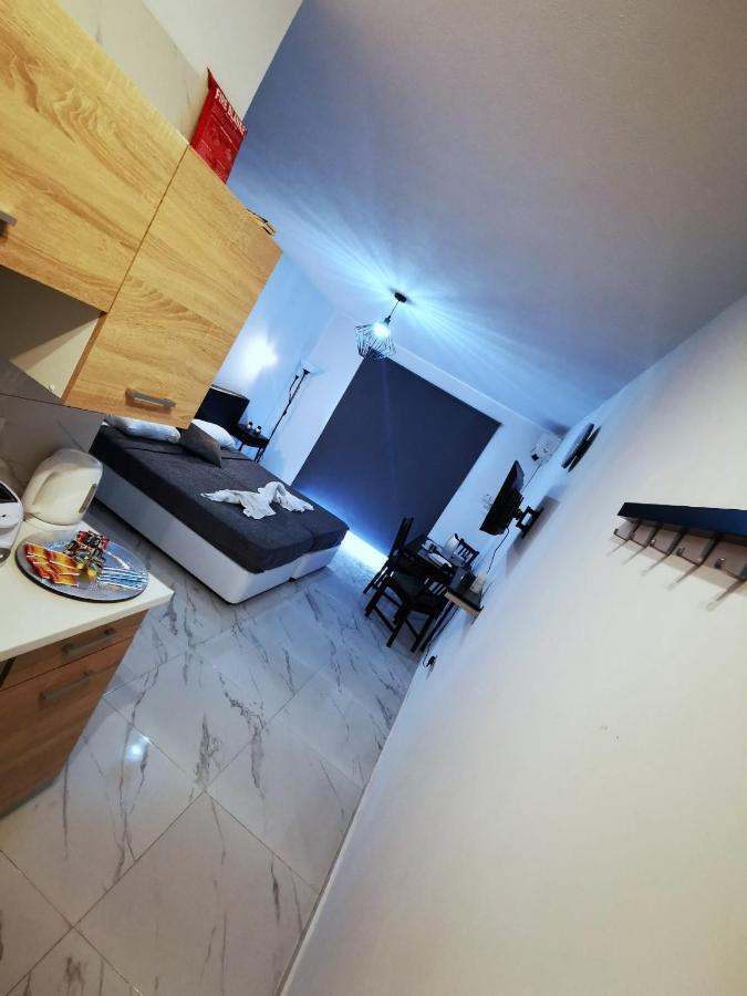 Eleana Apartment *