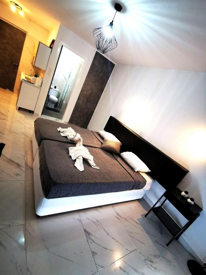 Eleana Apartment