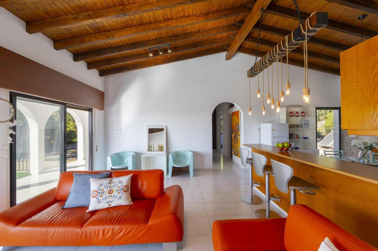 Villa Ammos Sea View *