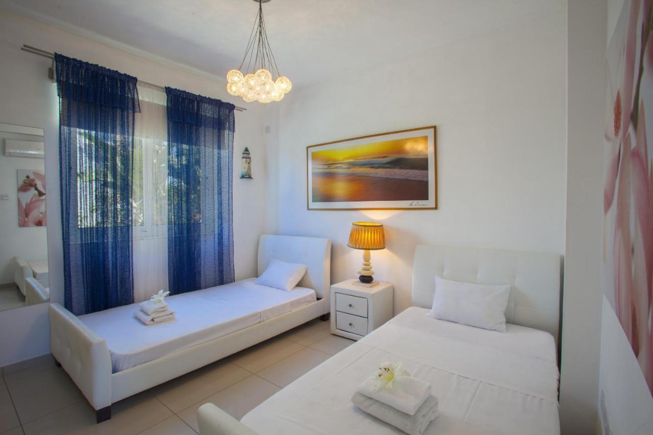 Ayia Thekla Seafront Lavender Villa *