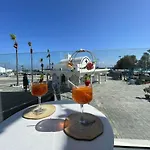 Ocean Dreams Suites - By The Harbour