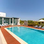 Seafront Villa Cecelia By Ruidoso Luxury