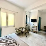 Sun Plaza Suites - Adults Only