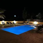 Palm Villa 3 Bedrooms - Sleeps 6