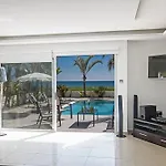Villa Adaman - Stunning 3 Bedroom Seafront Villa With Pool - Close To The Beach
