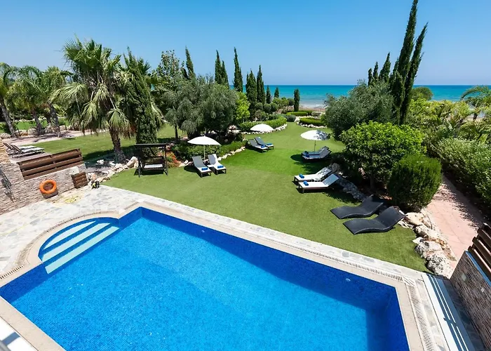 Sea Front Oceanus H3 By Ezoria Villas