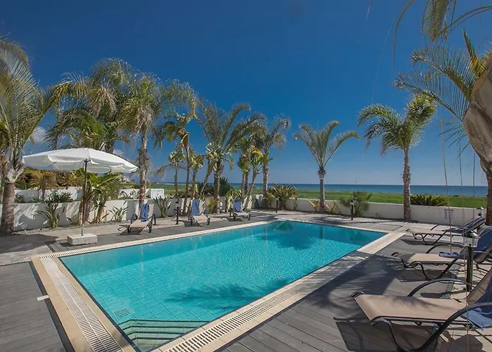 Villa Adaman - Stunning 3 Bedroom Seafront Villa With Pool - Close To The Beach