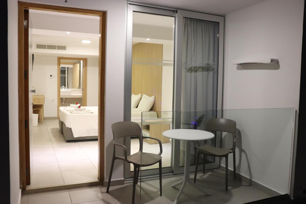 Joy Apts Aparthotel